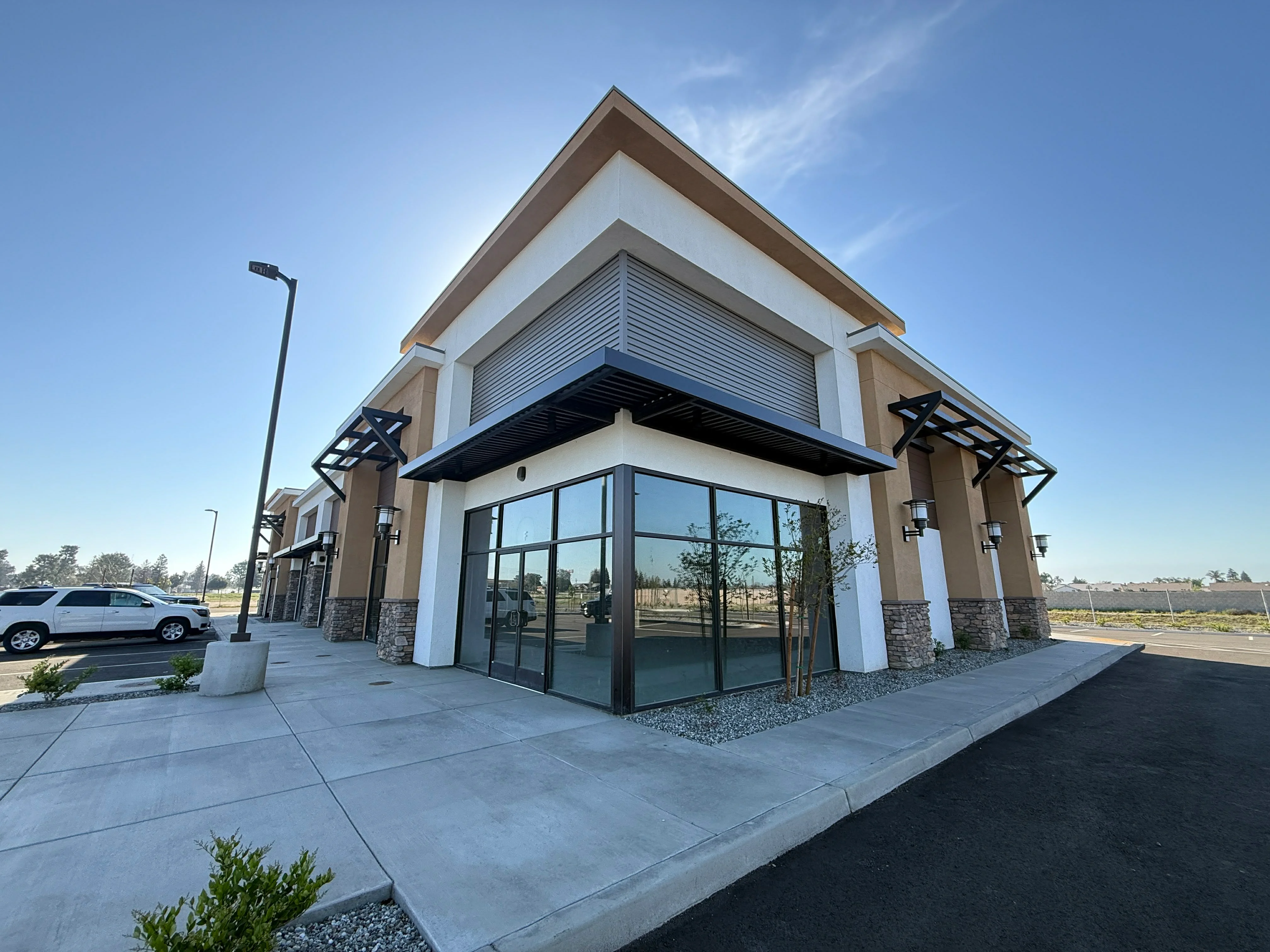 COMMERCIAL BUILD-OUT – <span data-en=